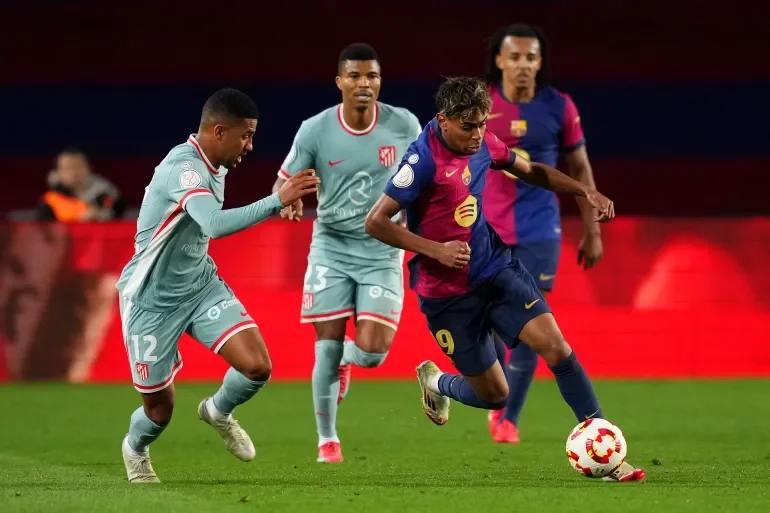 مواجهة الذهاب بين برشلونة وأتلتيكو مدريد حسمت بالتعادل 4-4